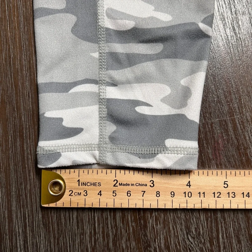 Eddie Bauer Girls Kids Camo Leggings Athletic Pants Size L 14 Pockets Zip Pocket